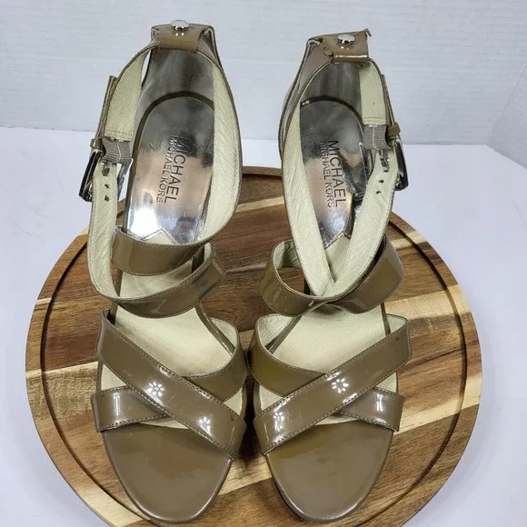 Michael Kors ST15F Olive Tan Patent Leather Multi Strap Platform Sandals Size 9M - Picture 2 of 13